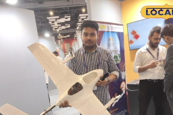 Startup Mahakumbh 2025: Akshat Jain of Delhi made a luxurious drone with low cost.