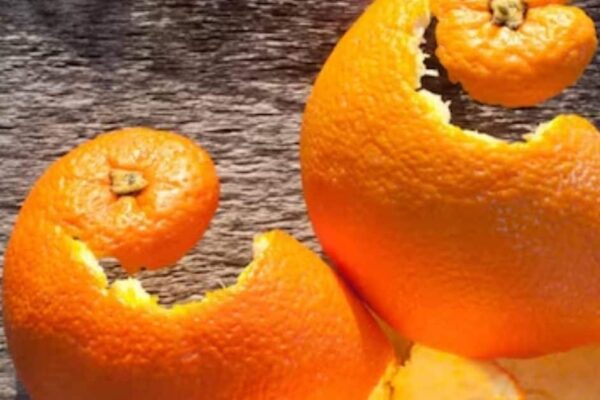 Yellow teeth will be white! Just do this, use this fruit, dirt and smell will end