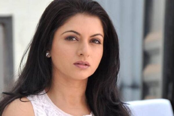 Bhagyashree called Pakistani journalist ‘brainless idiot’