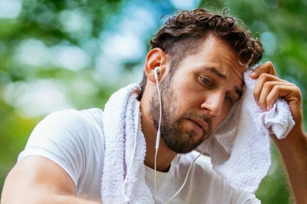 Why does Sweat Smell Doctor Explins How Bacteria Cause Body Odor | Why does sweat smell? The doctor told the shocking reason