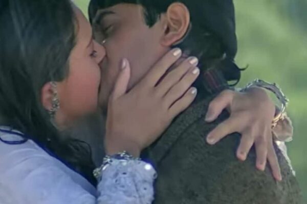 ‘We were trembling both of us ..’ When this heroine came in the film in 1996, when the mother said on doing a kissing scene with Aamir Khan
