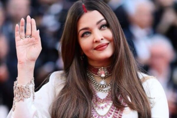 Cannes 2025: Aishwarya Rai appeared on the red carpet in demand, love for Abhishek Bachchan, fans were happy