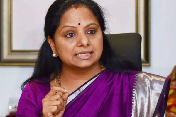K. Kavitha Veiled Attacks on Brother KTR | BRS KTR | Of. Kavita Bolin- Brother KTR wants to remove them from the party: said- My father is God, but there are people like Satan around him
