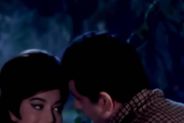 This hero has done a cameo with Waheeda Rehman, Hema Malini has also done the work