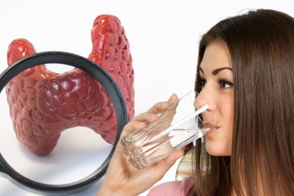 5 Amazing Health Benefits of Drinking Water Must Drink for Thyroid Weight Control and Immunity Boost | What will happen by drinking hot water in thyroid? Which more troubles get rid of troubles, know the reality from experts