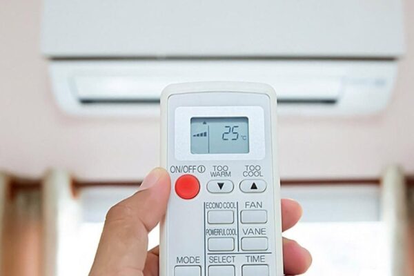 Close AC with remote or switch? Who is more safe and in which savings are saved