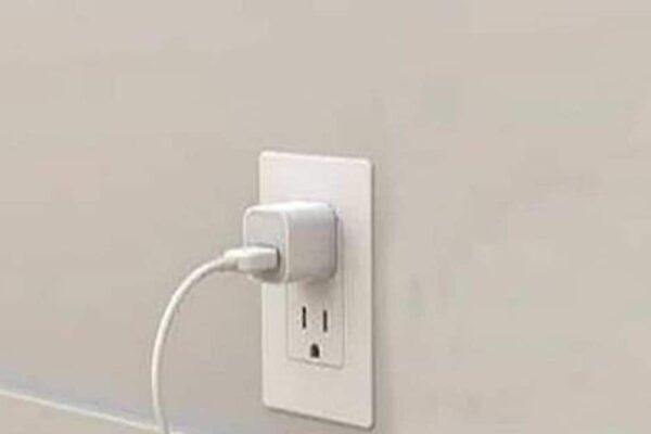 Does the charger stay on electricity? 99% percent of people do not know the correct answer