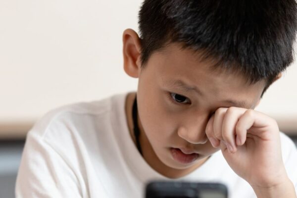 Sleep Deprivation in School Children Poses Mental and Physical Health Risks | School children are unable to sleep! Depression is being hunted, doctors said that only for 8 hours sleeping will be made