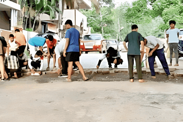 Karnataka Villagers Build Roads Themselves in 6 Districts 7 Locations | People making their roads in Karnataka themselves: 7 places road ready in 6 districts; For years, trillion roads have been constructed in a week or two