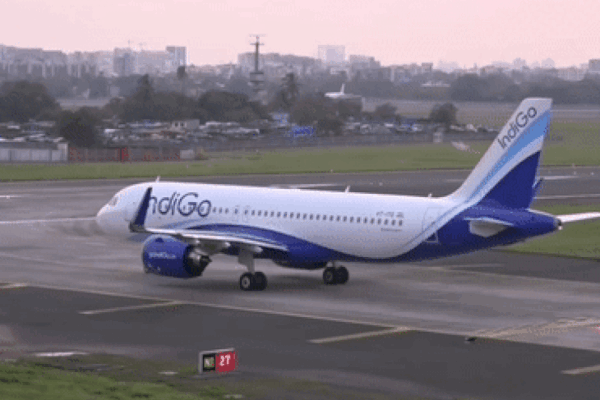 Chhattisgarh Indigo Flight Gate Locked Former CM Bhupesh Mayor Meenal Choubey Stranded | Many passengers including former CM-Mayor trapped in Indigo flight: Bhupesh Baghel said- not open for 40 minutes; Flight came from Delhi to Raipur – Chhattisgarh News