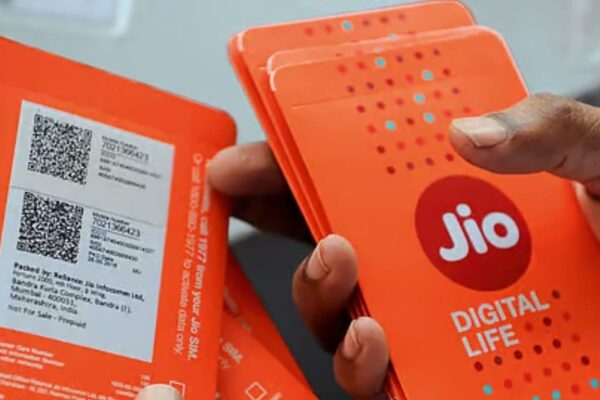 Jio brought a tremendous plan, one year validity, 912GB data and free ott; Users swing happily