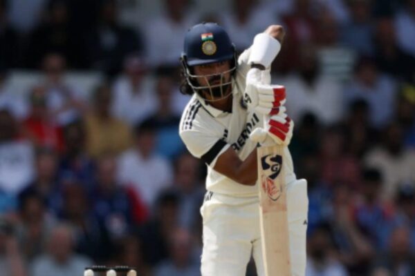 Why India Engand Cricket Players Wearing Black Arm Bands. Why did the players of India and England get down by tying a black band in the headingley Test?