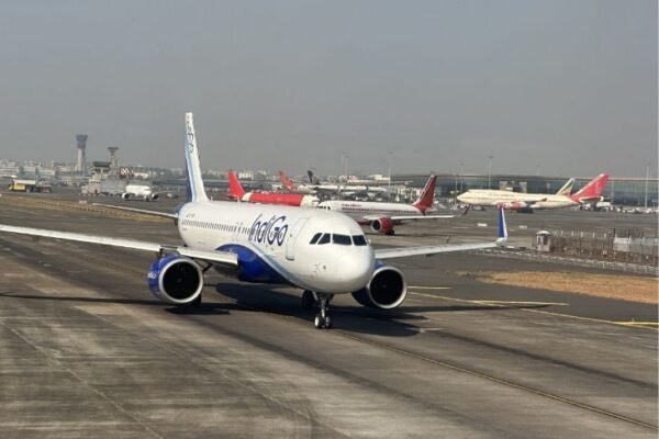 Major Security Flaws at Airports Like Mumbai-delhi | Large security flaws at airports like Mumbai-Delhi: DGCA said- runway marking blur, plane tires worn; Operators take necessary steps in 7 days