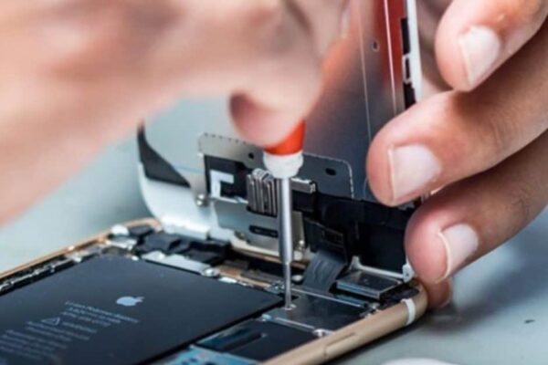 Do you also give your password while giving mobile to repair the phone? 99% don’t know the right way