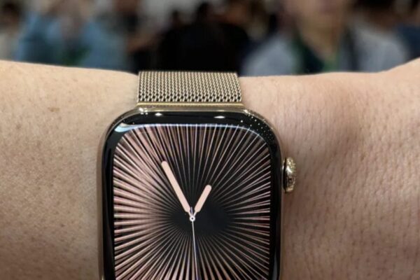 What has never happened is happening now; 12410 rupees decreased by Apple Watch 10