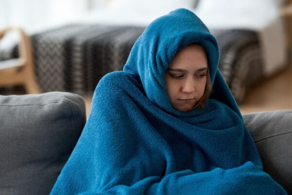 Whoch Vitamin Deficiency Make You Feel Cold. Lack of iron and vitamin may be the cause of cold.