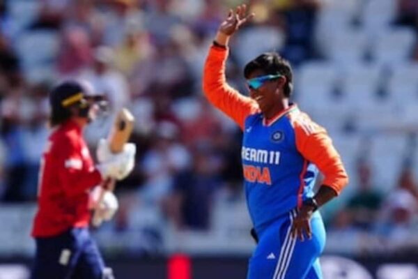 Ind W Vs ENG W: Team India defeat in third T20, England defeated by 5 runs, Deepti Sharma’s 300 wickets complete