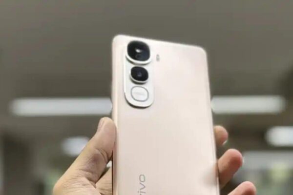 Vivo Y400 May Launch in August Battery 6000mAh Battery 50 Megapixel Camera-Vivo is ready to get another stylish phone of Vivo, anytime can be launched, leaked features