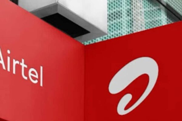 Airtel’s services stalled, calls in the country and trouble in internet.
