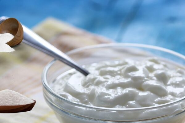 Curd in Salt vs Sweet. Pour salt or sugar in yogurt know what is better for health.